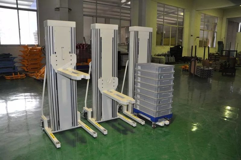 深圳電動堆高車（非標車）