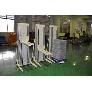 深圳電動堆高車（非標(biāo)車）